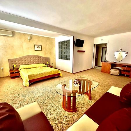 Family Hotel The Golden Fish โซโซโปล ภายนอก รูปภาพ