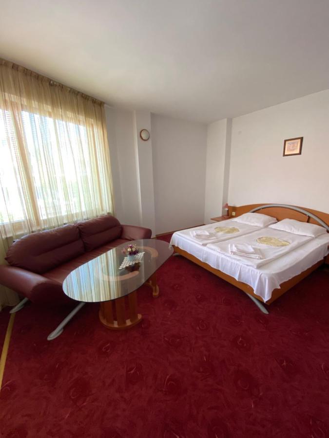 Family Hotel The Golden Fish โซโซโปล ภายนอก รูปภาพ