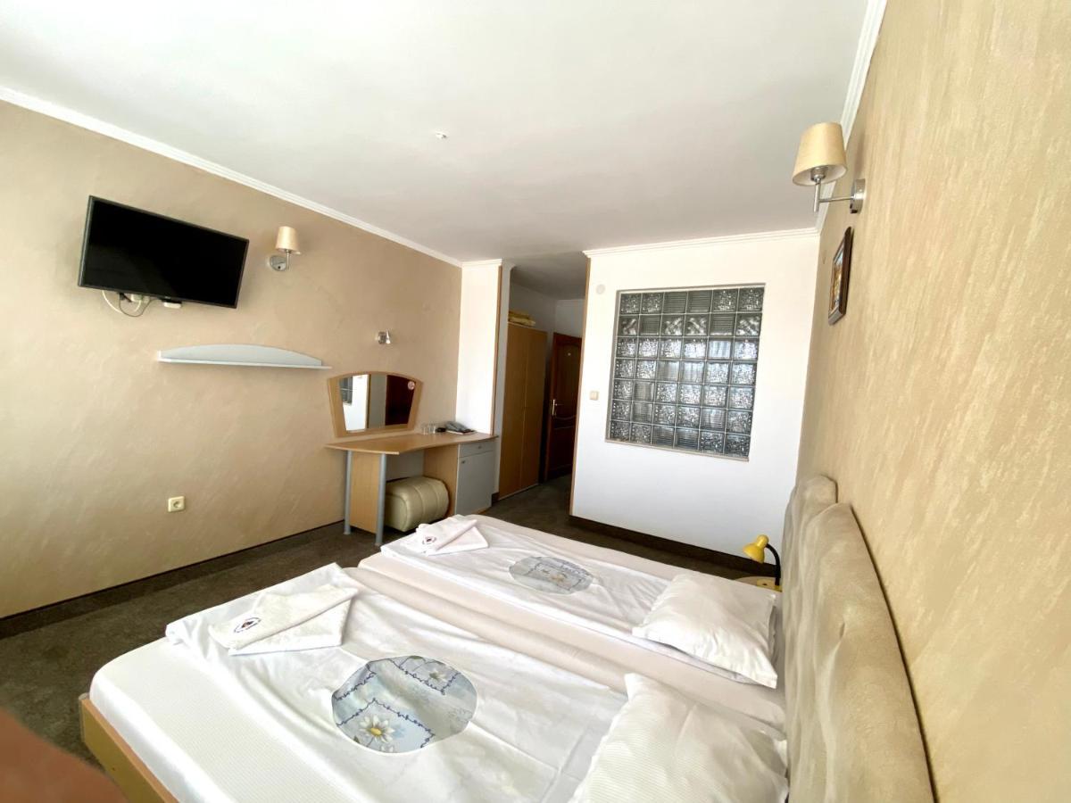 Family Hotel The Golden Fish โซโซโปล ภายนอก รูปภาพ