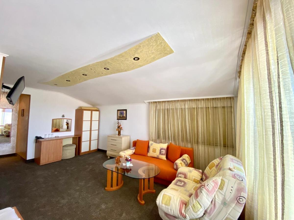 Family Hotel The Golden Fish โซโซโปล ภายนอก รูปภาพ