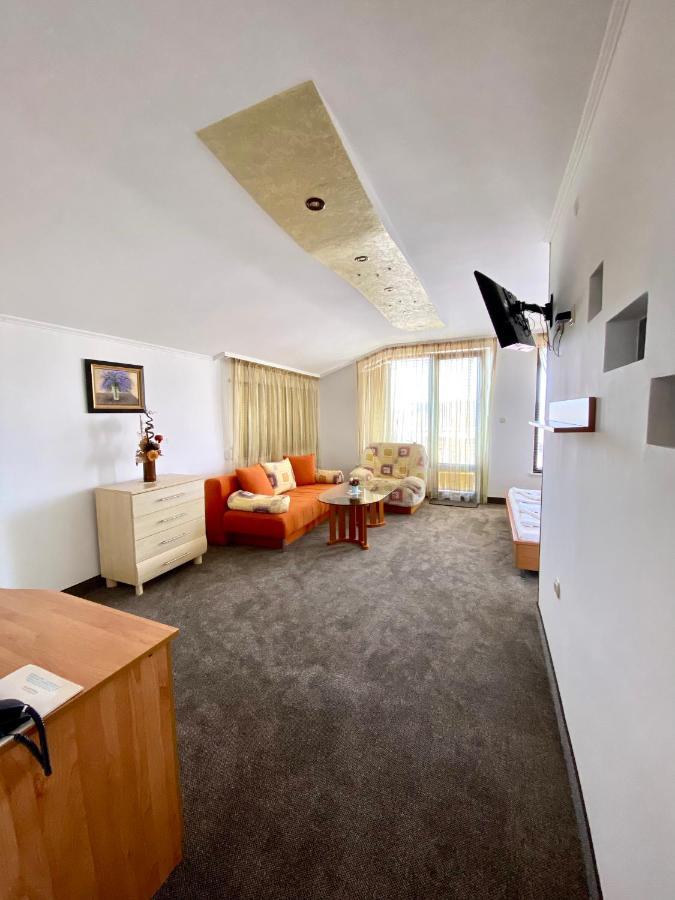 Family Hotel The Golden Fish โซโซโปล ภายนอก รูปภาพ