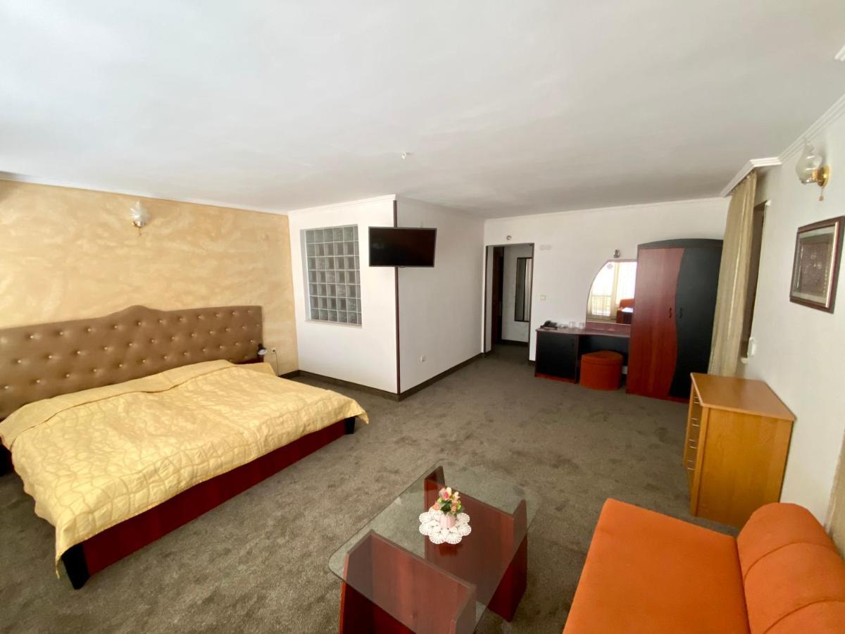 Family Hotel The Golden Fish โซโซโปล ภายนอก รูปภาพ