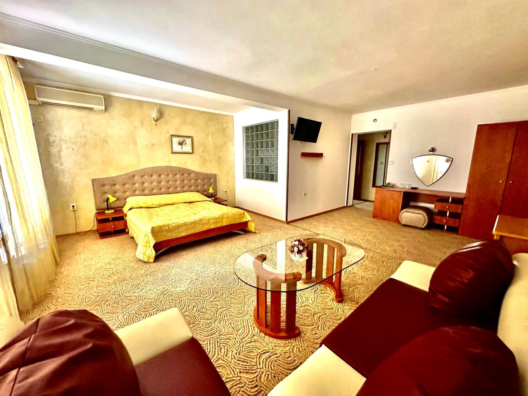 Family Hotel The Golden Fish โซโซโปล ภายนอก รูปภาพ