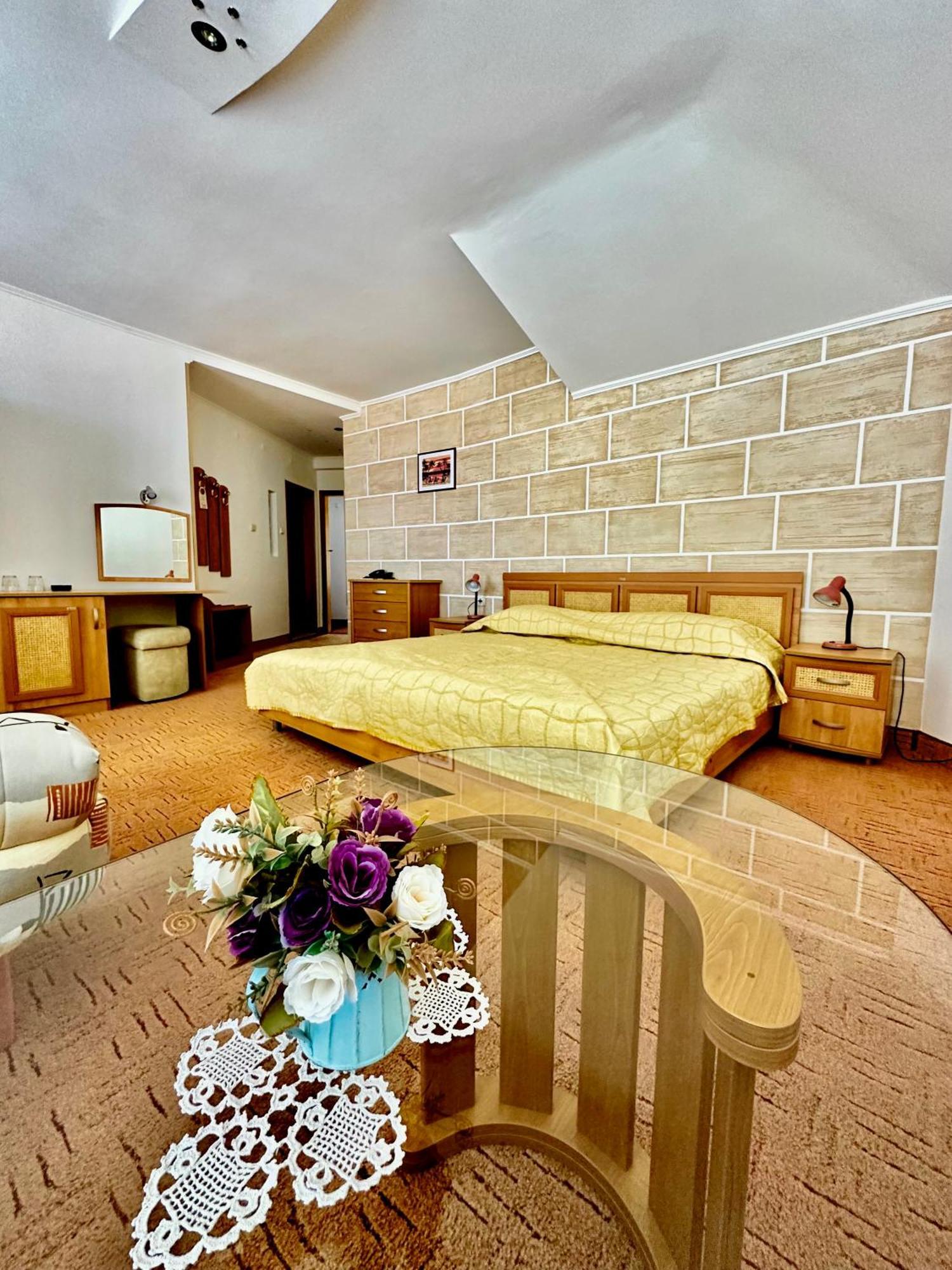 Family Hotel The Golden Fish โซโซโปล ภายนอก รูปภาพ
